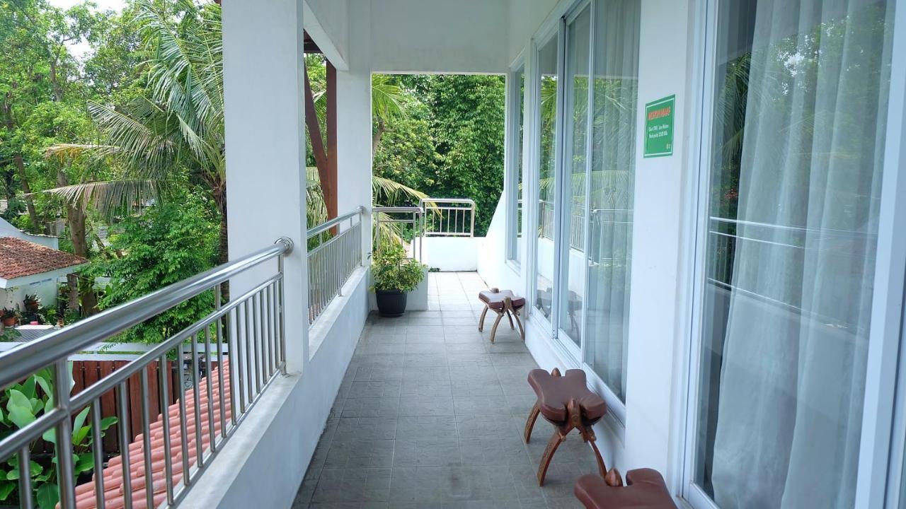 Villa Prambanan Jogja With Private Swimming Pool By Simply Homy スレマン エクステリア 写真